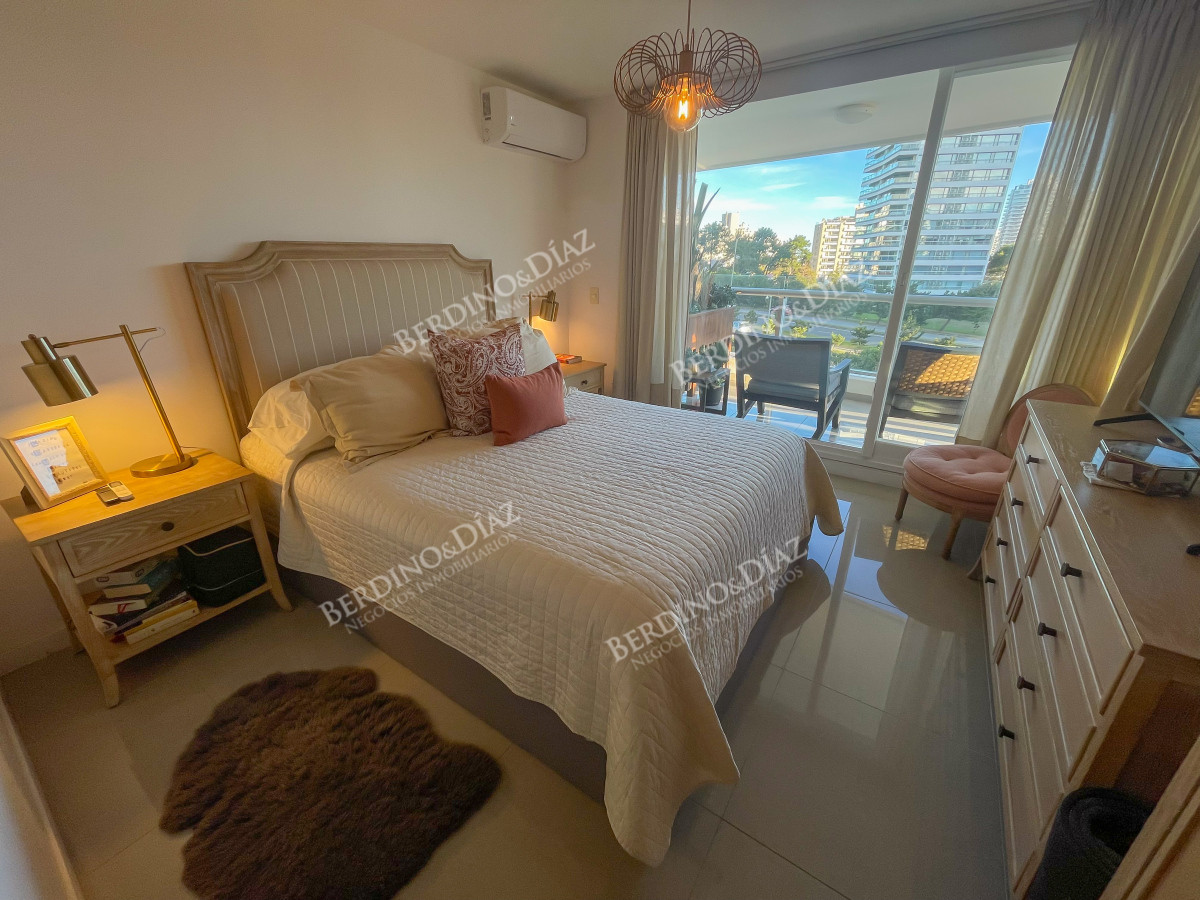 Apartamento ID.2925 -  One, Punta del Este! Exclusivo apartamento a pasos del mar.