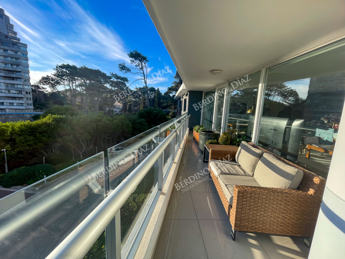 Apartamento ID.2925 -  One, Punta del Este! Exclusivo apartamento a pasos del mar.