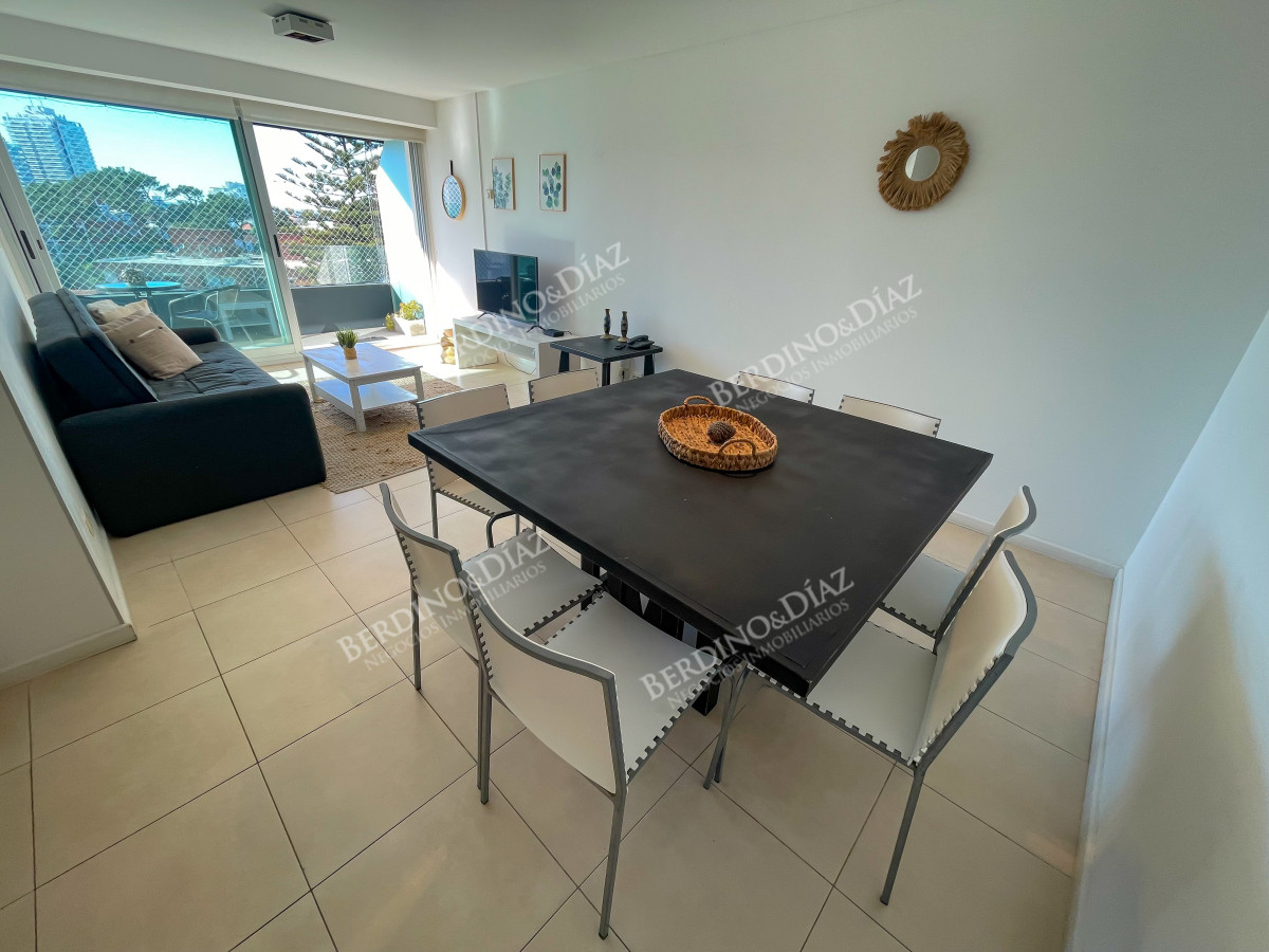 Apartamento ID.2806 - Departamento en zona mansa, 3 dormitorios U$S 269.000