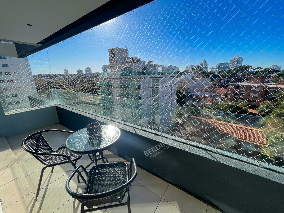 Apartamento ID.2806 - Departamento en zona mansa, 3 dormitorios U$S 269.000