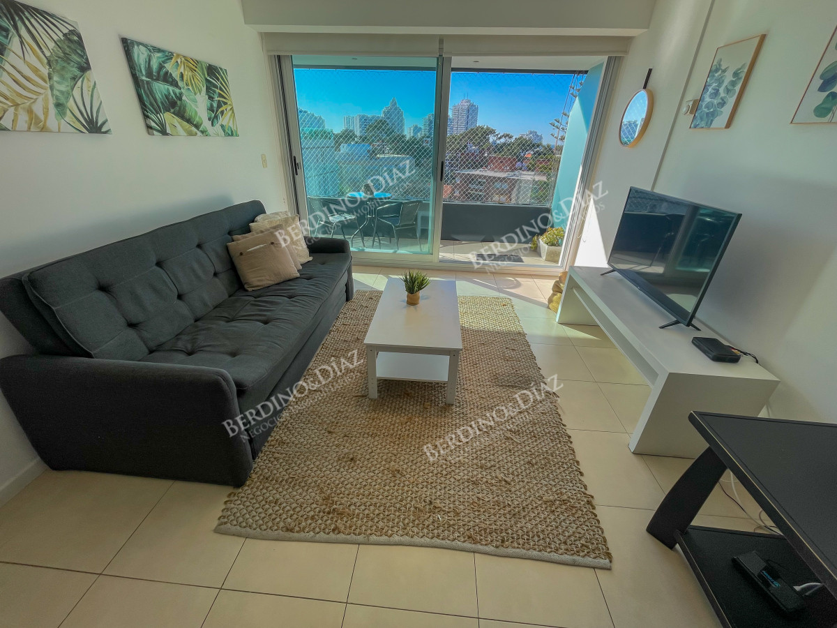 Apartamento ID.2806 - Departamento en zona mansa, 3 dormitorios U$S 269.000
