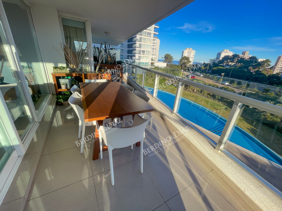 Apartamento ID.2925 -  One, Punta del Este! Exclusivo apartamento a pasos del mar.