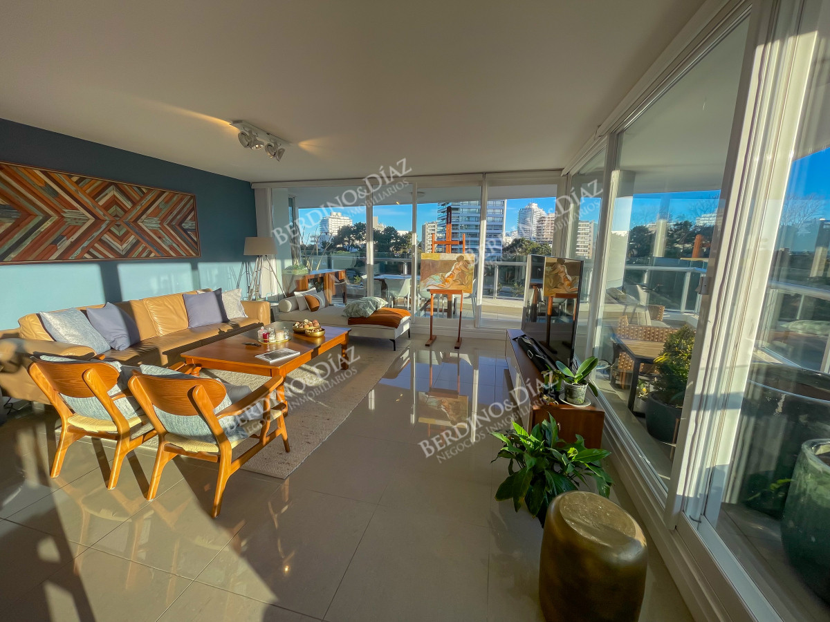 Apartamento ID.2925 -  One, Punta del Este! Exclusivo apartamento a pasos del mar.