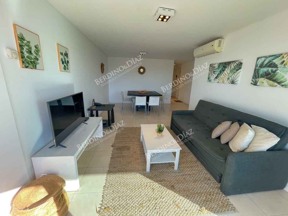 Apartamento ID.2806 - Departamento en zona mansa, 3 dormitorios U$S 269.000