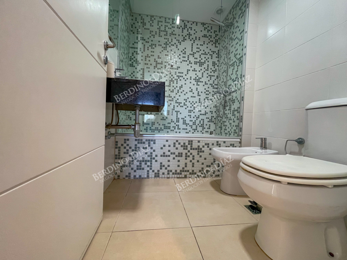 Apartamento ID.2806 - Departamento en zona mansa, 3 dormitorios U$S 269.000