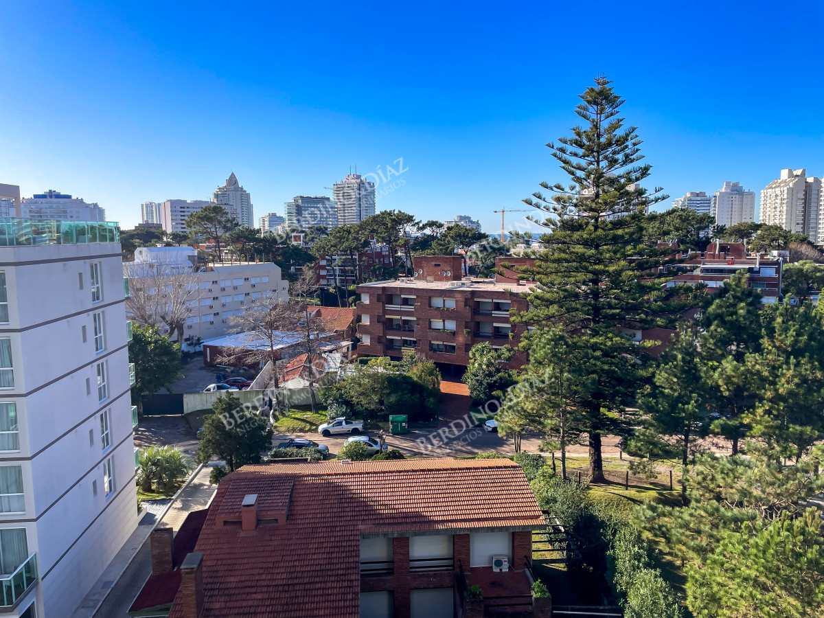 Apartamento ID.2806 - Departamento en zona mansa, 3 dormitorios U$S 269.000