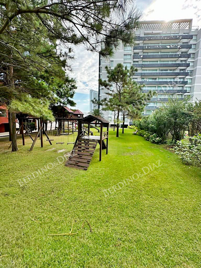 Apartamento ID.2806 - Departamento en zona mansa, 3 dormitorios U$S 269.000