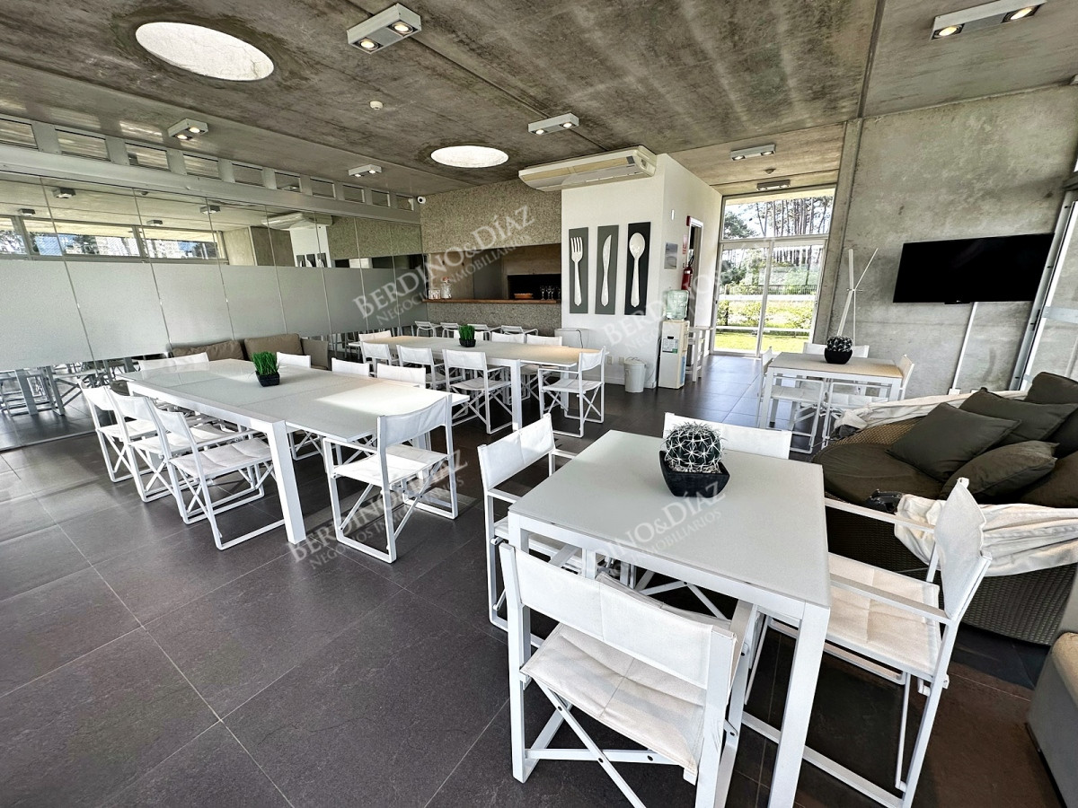 Apartamento ID.2925 -  One, Punta del Este! Exclusivo apartamento a pasos del mar.