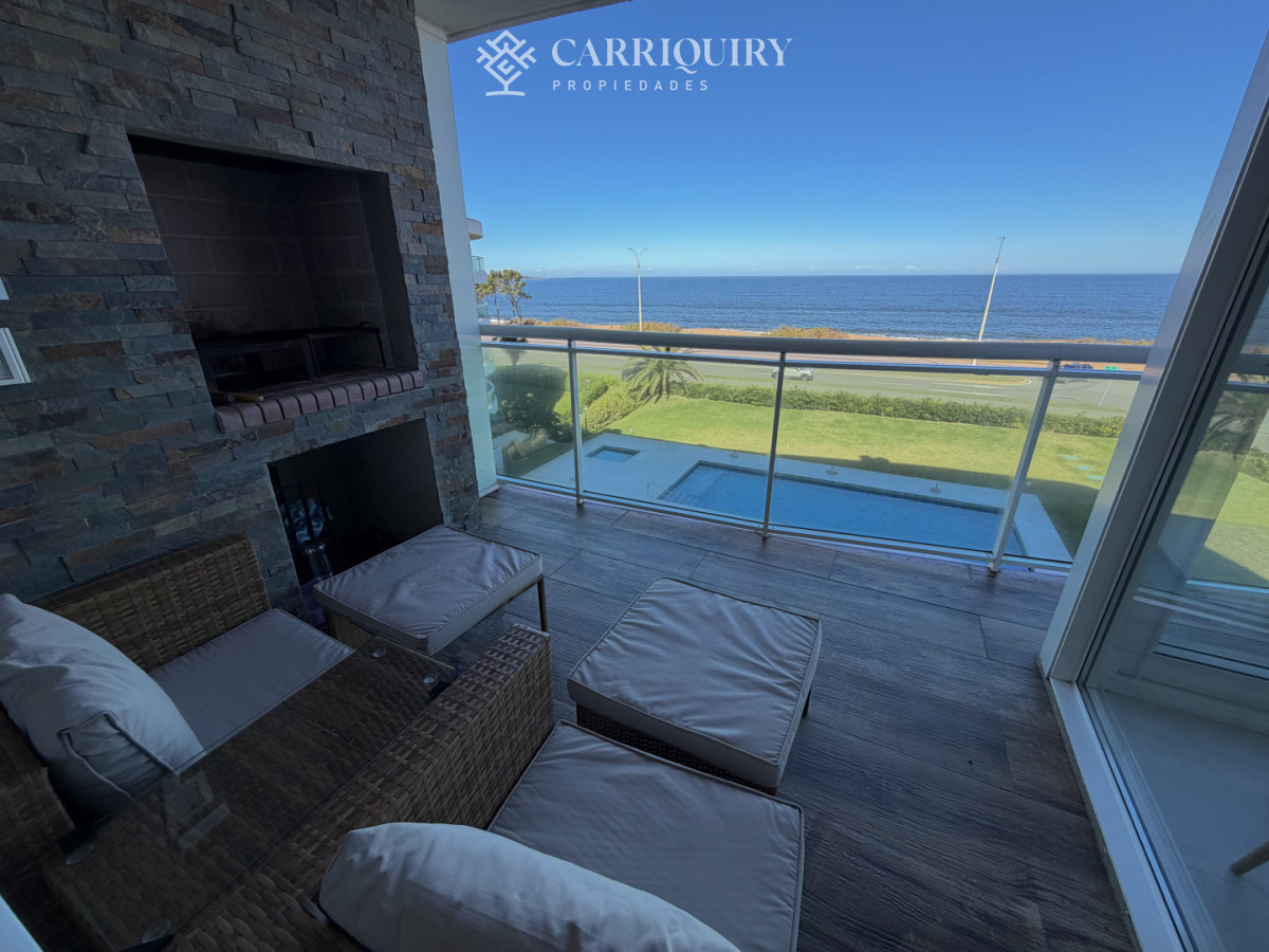 Apartamento ID.10039 - DEPARTAMENTO MODERNO FRENTE AL MAR U$S 380.000 