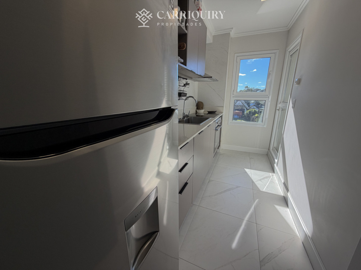 Apartamento ID.10039 - DEPARTAMENTO MODERNO FRENTE AL MAR U$S 380.000 