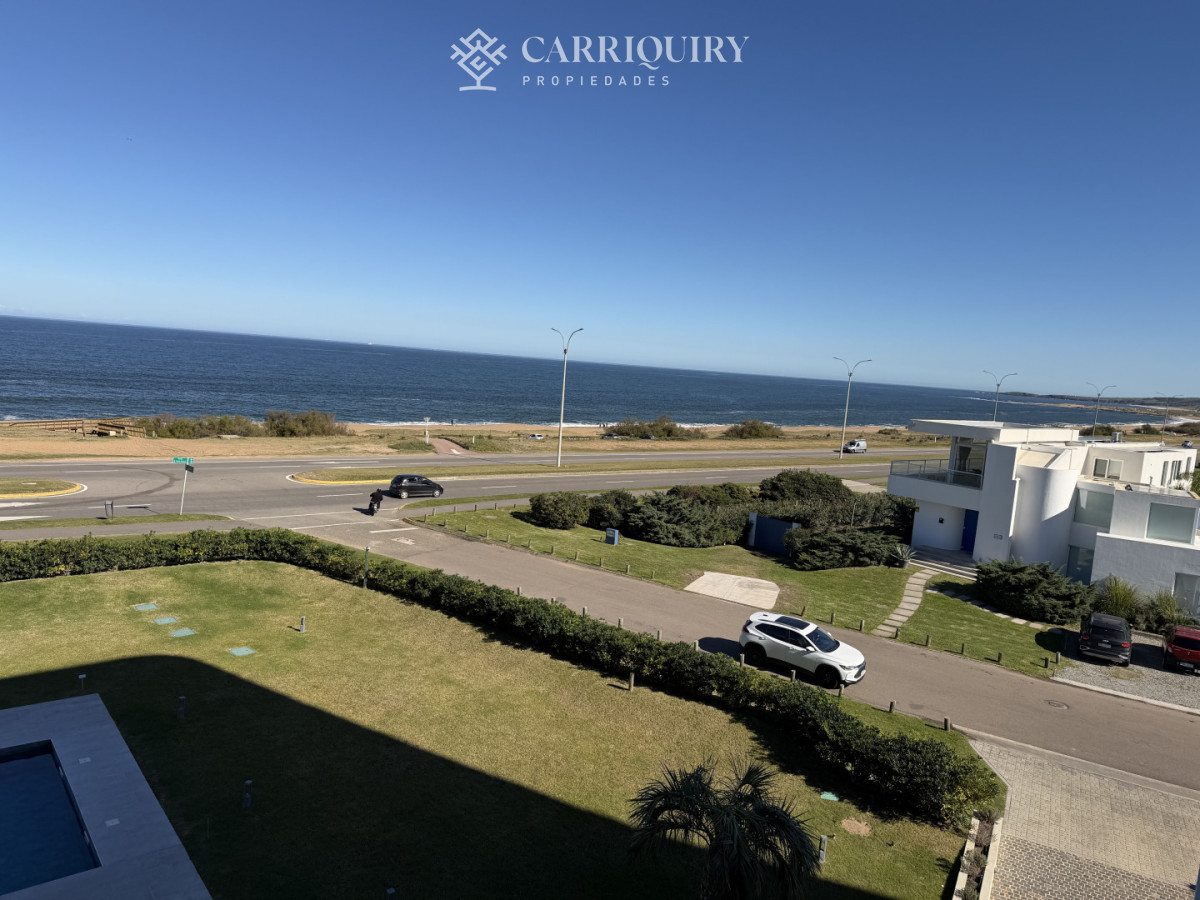 Apartamento ID.10039 - DEPARTAMENTO MODERNO FRENTE AL MAR U$S 380.000 