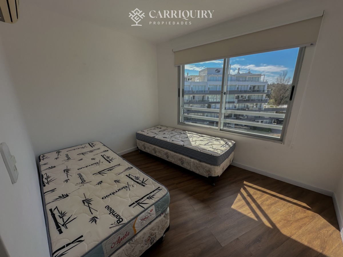 Apartamento ID.10030/APARTAMENTO-EN-ALQUILER-TEMPORARIO-1-DORMITORIO-Y-MEDIO-PLAYA-MANSA-FRENTE-AL-MAR-CRUCEROS-3-A-ESTRENAR - Pent House en primera linea de Playa Mansa