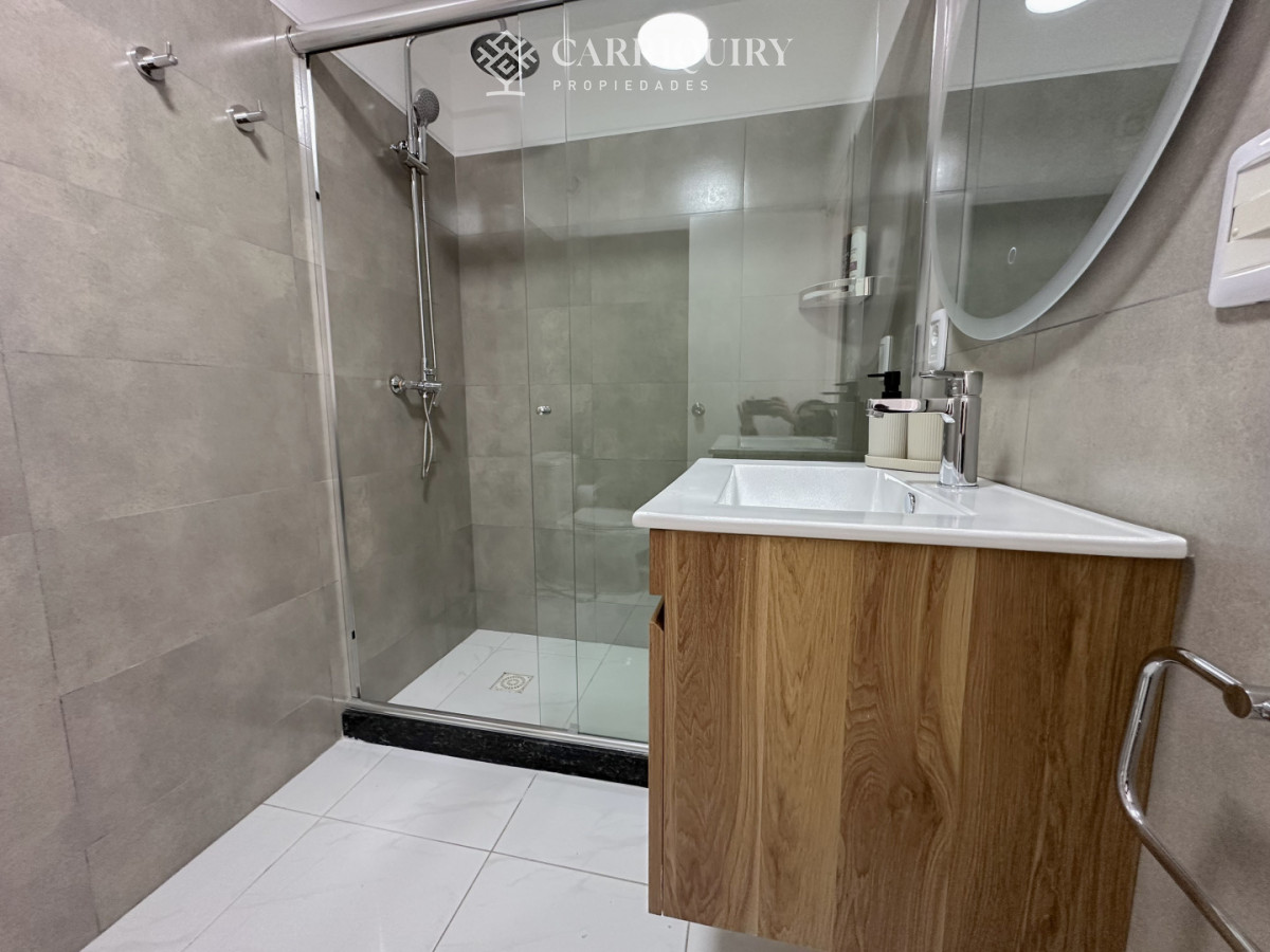 Apartamento ID.10030/APARTAMENTO-EN-ALQUILER-TEMPORARIO-1-DORMITORIO-Y-MEDIO-PLAYA-MANSA-FRENTE-AL-MAR-CRUCEROS-3-A-ESTRENAR - Pent House en primera linea de Playa Mansa