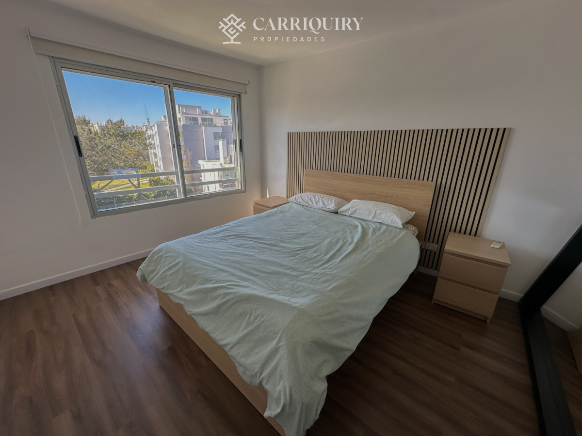 Apartamento ID.10030/APARTAMENTO-EN-ALQUILER-TEMPORARIO-1-DORMITORIO-Y-MEDIO-PLAYA-MANSA-FRENTE-AL-MAR-CRUCEROS-3-A-ESTRENAR - Pent House en primera linea de Playa Mansa