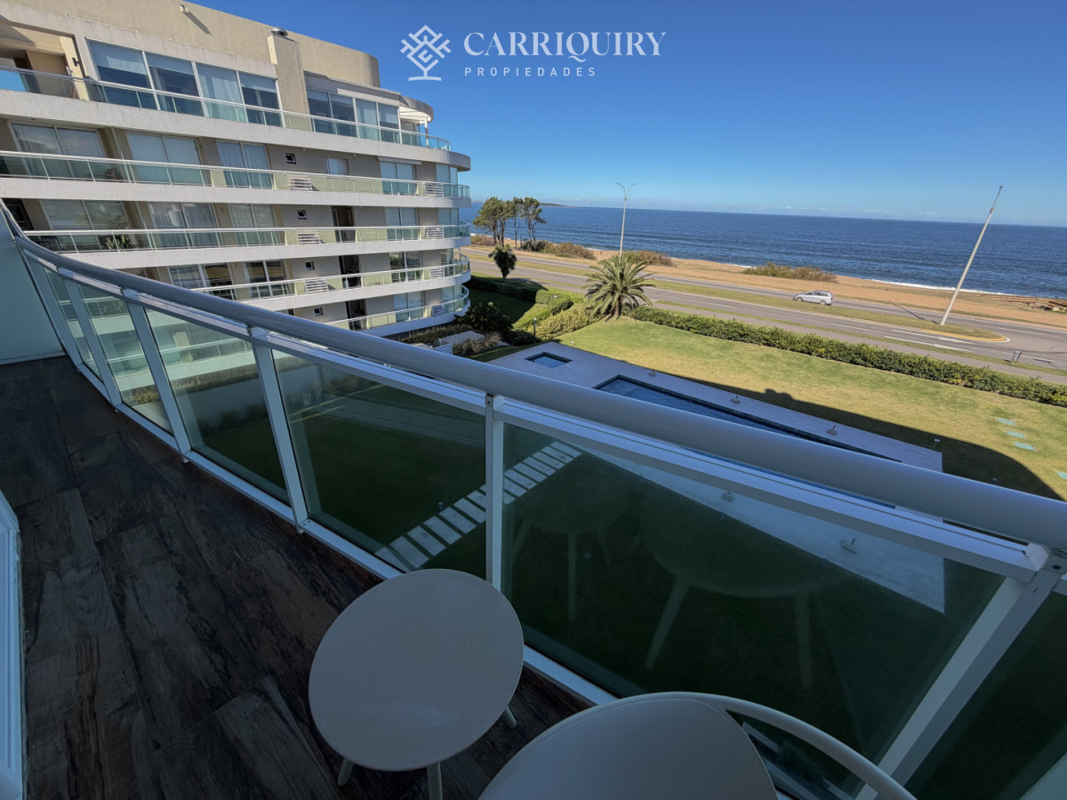 Apartamento ID.10039 - DEPARTAMENTO MODERNO FRENTE AL MAR U$S 380.000 