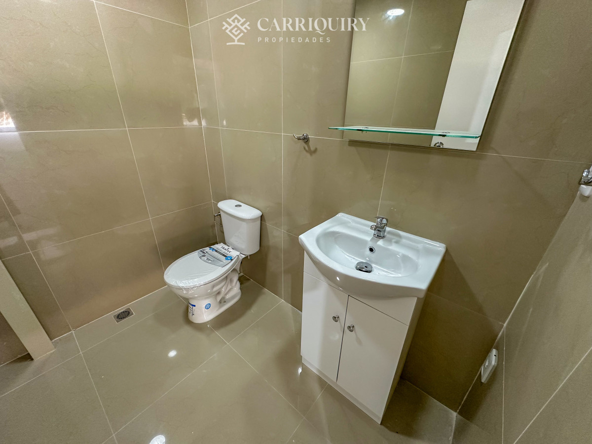 Local Comercial ID.8712/Locales-en-Alquiler--Carriquiry--Propiedades - A estrenar local en Av en Maldonado con 660 m2 de uso exclusivo