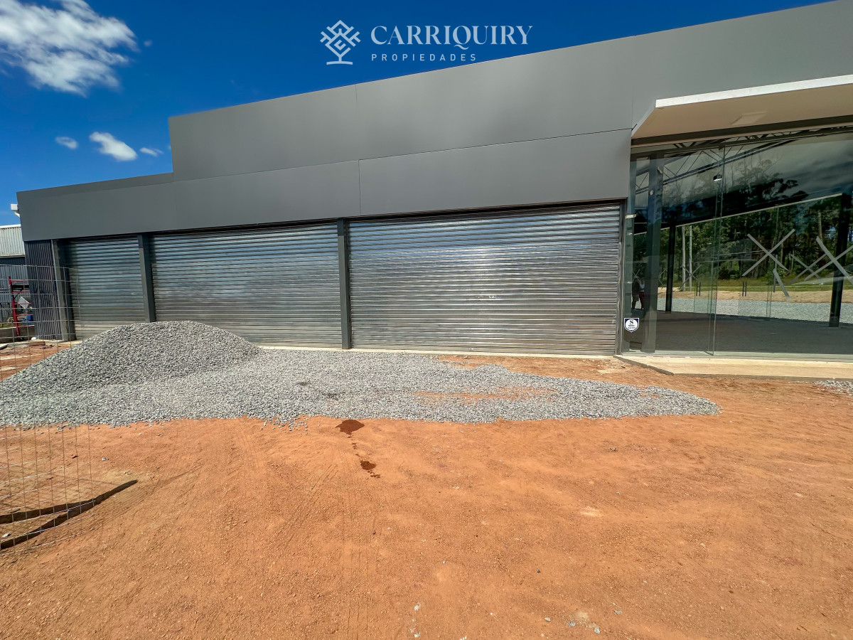 Local Comercial ID.8712/Locales-en-Alquiler--Carriquiry--Propiedades - A estrenar local en Av en Maldonado con 660 m2 de uso exclusivo