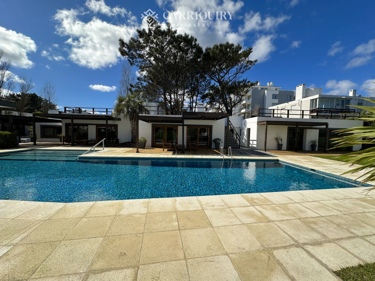 Apartamento ID.10030/APARTAMENTO-EN-ALQUILER-TEMPORARIO-1-DORMITORIO-Y-MEDIO-PLAYA-MANSA-FRENTE-AL-MAR-CRUCEROS-3-A-ESTRENAR - Pent House en primera linea de Playa Mansa