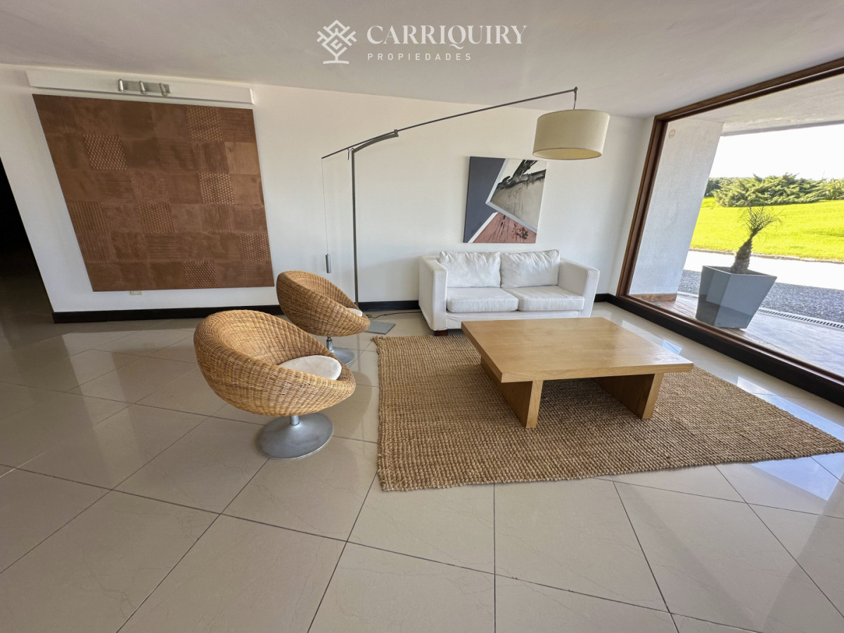 Apartamento ID.10030/APARTAMENTO-EN-ALQUILER-TEMPORARIO-1-DORMITORIO-Y-MEDIO-PLAYA-MANSA-FRENTE-AL-MAR-CRUCEROS-3-A-ESTRENAR - Pent House en primera linea de Playa Mansa