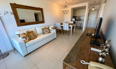 Hermoso apartamento a pasos de Playa Brava y Playa Mansa