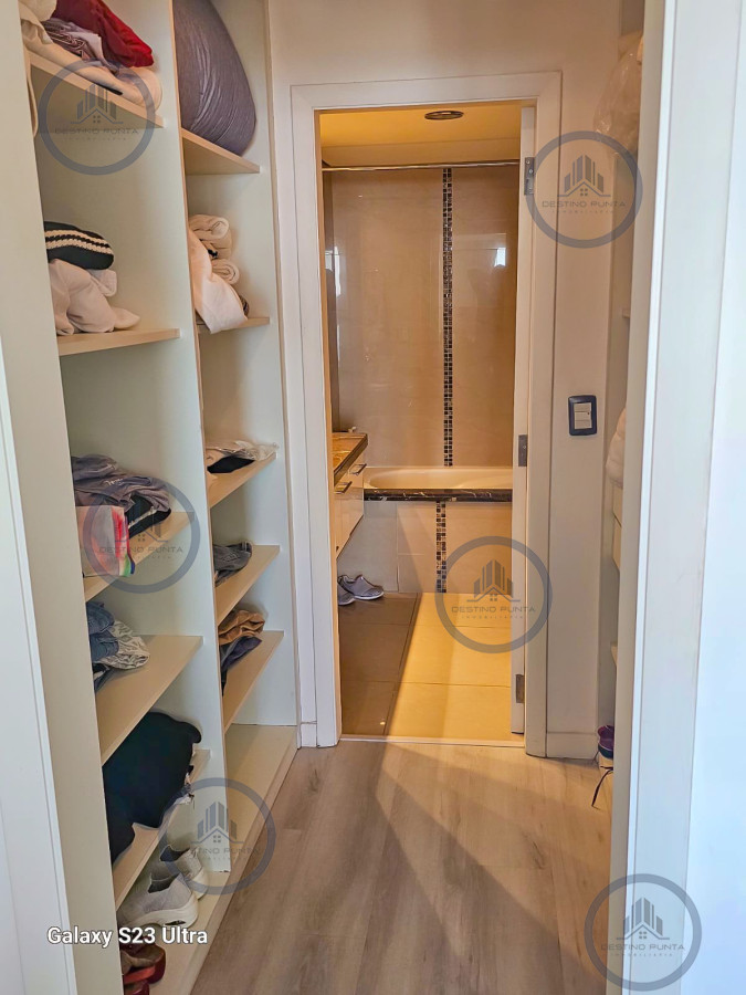 Apartamento ID.2039 - Apartamento de 2 Dormitorios, Vista al Mar y Parrillero en Playa Mansa