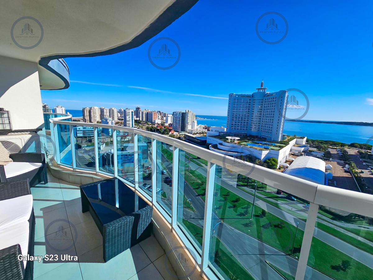 Apartamento ID.2039 - Apartamento de 2 Dormitorios, Vista al Mar y Parrillero en Playa Mansa