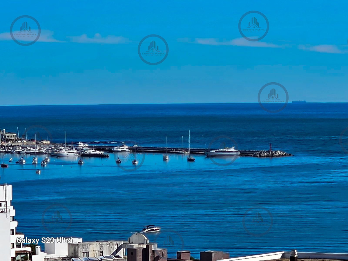 Apartamento ID.2039 - Apartamento de 2 Dormitorios, Vista al Mar y Parrillero en Playa Mansa