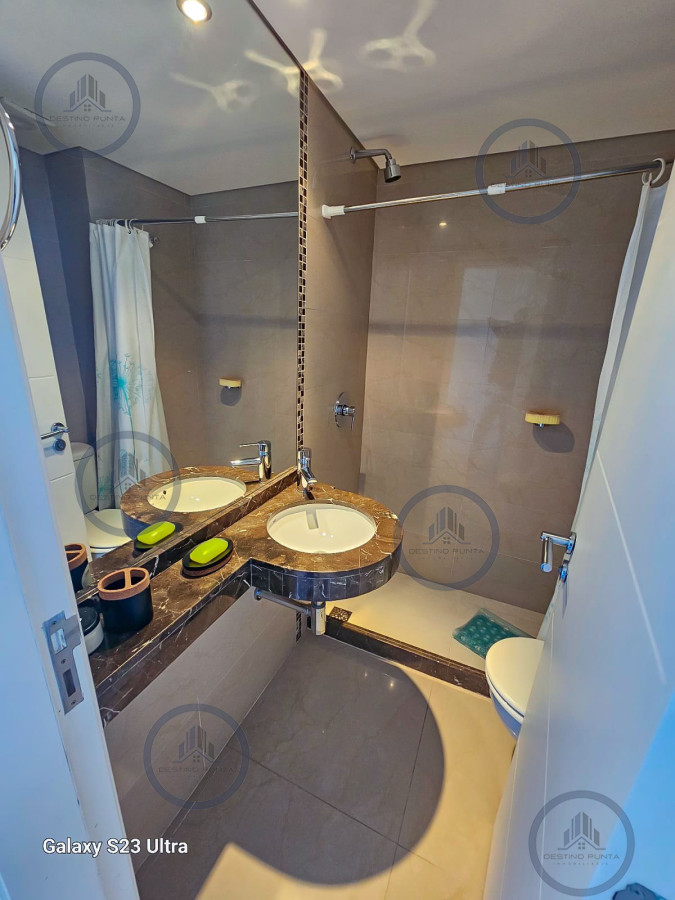 Apartamento ID.2039 - Apartamento de 2 Dormitorios, Vista al Mar y Parrillero en Playa Mansa
