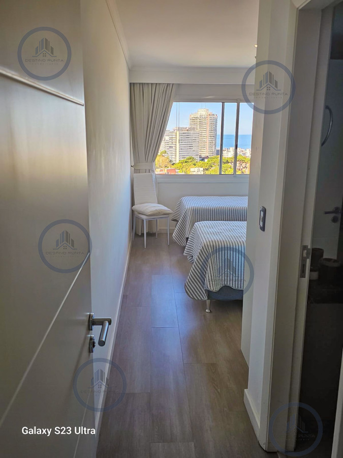 Apartamento ID.2039 - Apartamento de 2 Dormitorios, Vista al Mar y Parrillero en Playa Mansa
