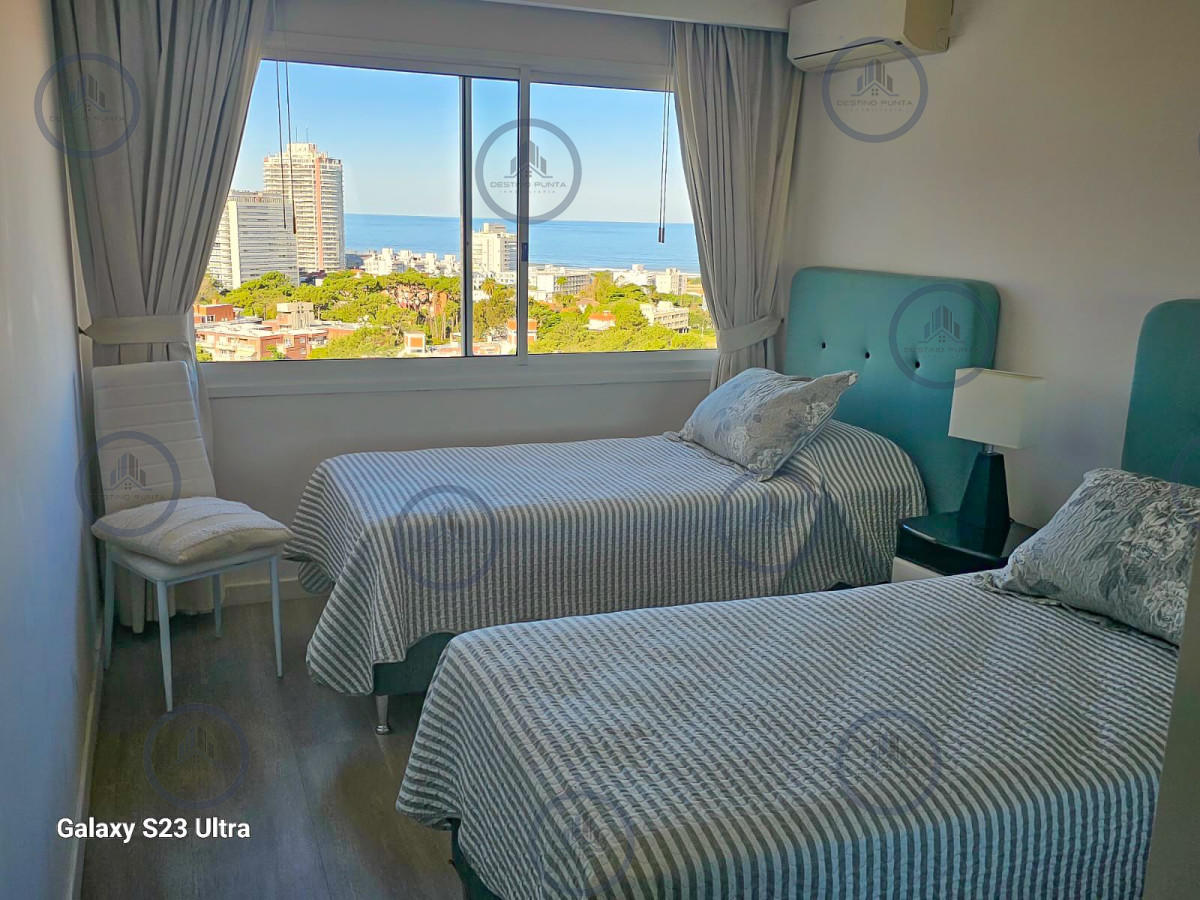 Apartamento ID.2039 - Apartamento de 2 Dormitorios, Vista al Mar y Parrillero en Playa Mansa
