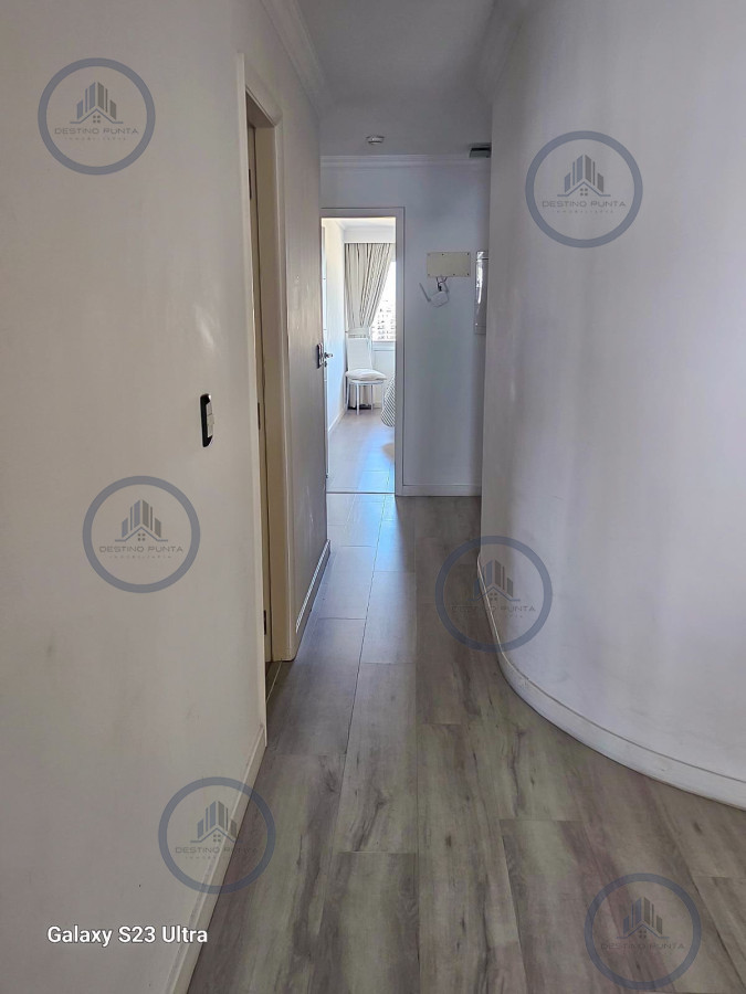 Apartamento ID.2039 - Apartamento de 2 Dormitorios, Vista al Mar y Parrillero en Playa Mansa