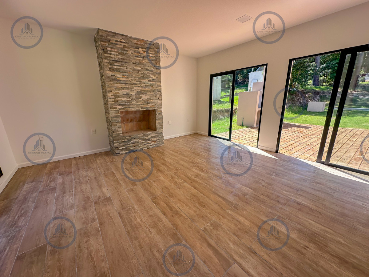 Casas a estrenar de 3 Dormitorios en Laguna del Sauce. Punta del Este — fotografía 2