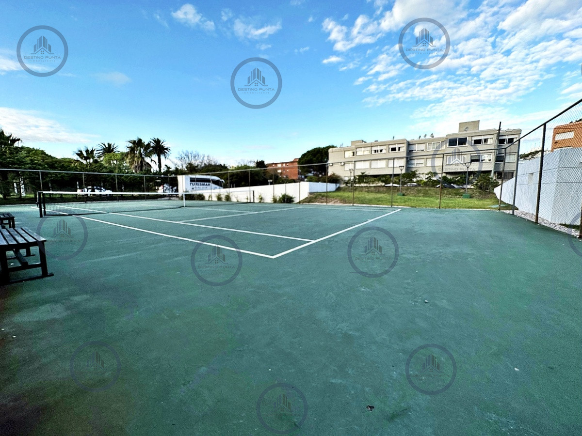 Apartamento ID.2039 - Apartamento de 2 Dormitorios, Vista al Mar y Parrillero en Playa Mansa