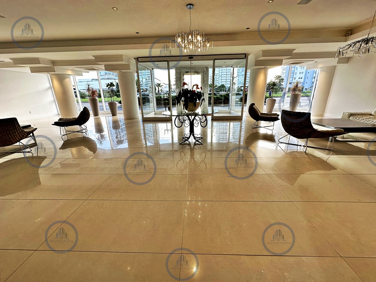 Apartamento ID.2039 - Apartamento de 2 Dormitorios, Vista al Mar y Parrillero en Playa Mansa