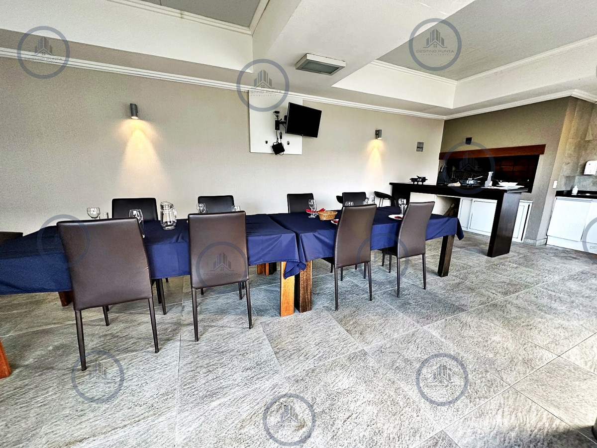 Apartamento ID.2039 - Apartamento de 2 Dormitorios, Vista al Mar y Parrillero en Playa Mansa