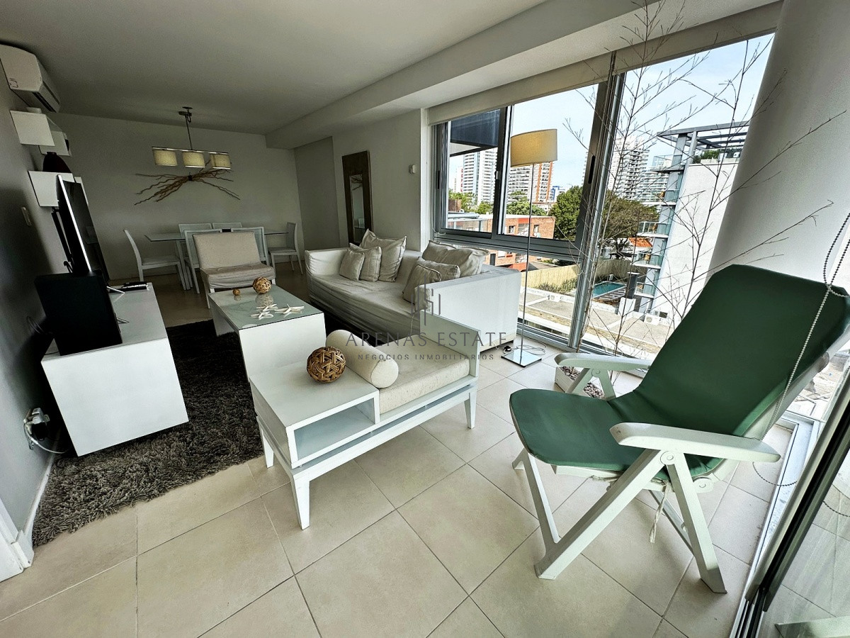 Apartamento ID.2255 - Punta de Este, Apartamento de 3 dormitorios a metros del mar y al Hotel Conrad.