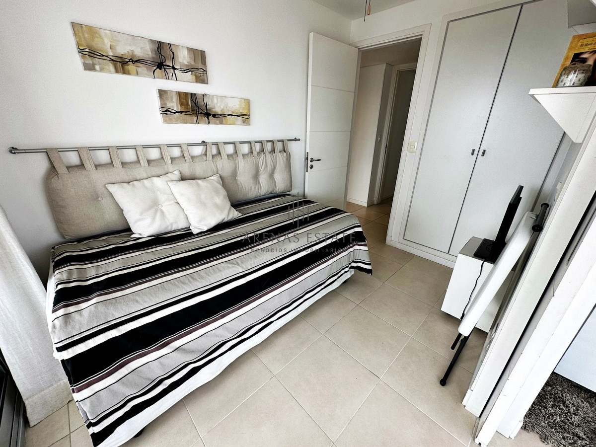Apartamento ID.2255 - Punta de Este, Apartamento de 3 dormitorios a metros del mar y al Hotel Conrad.