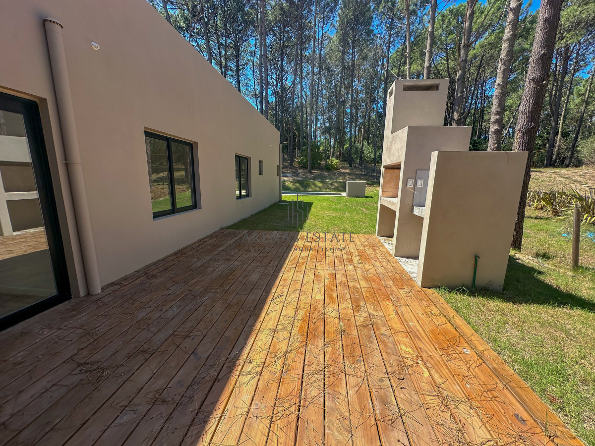 Casa ID.3822 - Casas a estrenar en Laguna del Sauce. Punta del Este
