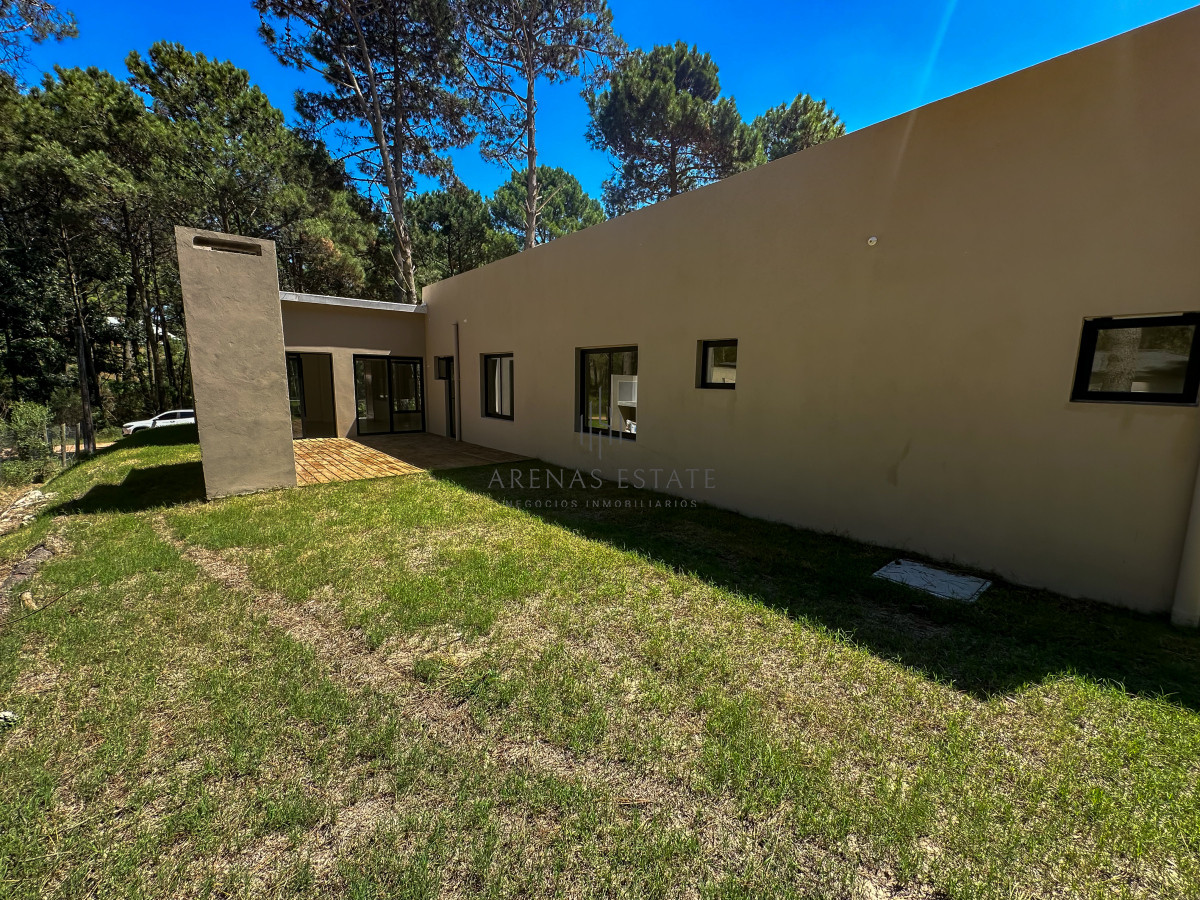 Casa ID.3822 - Casas a estrenar en Laguna del Sauce. Punta del Este