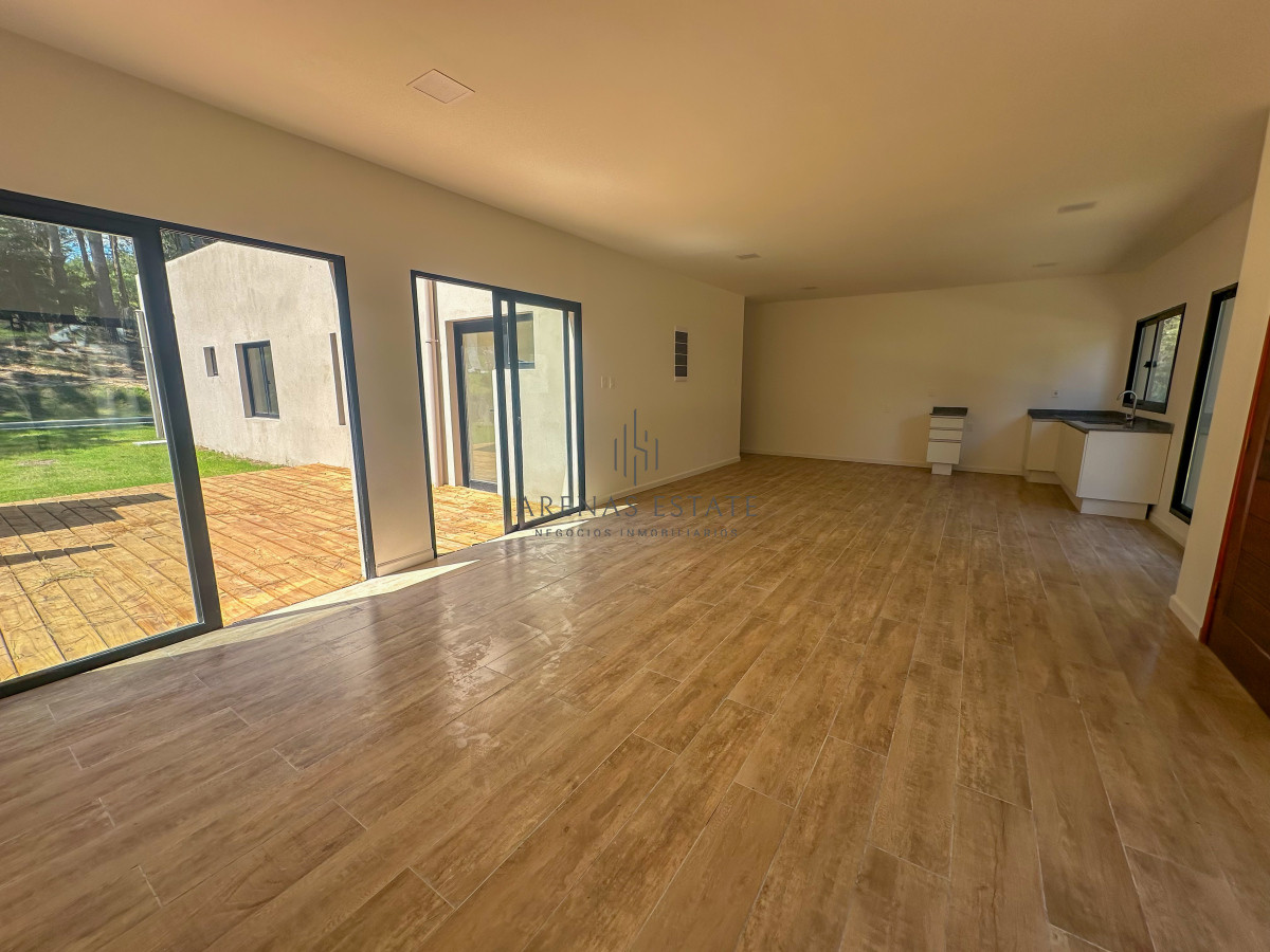 Casa ID.3822 - Casas a estrenar en Laguna del Sauce. Punta del Este