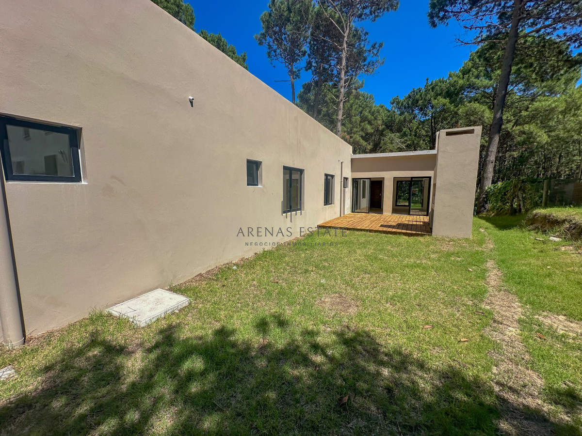 Casa ID.3822 - Casas a estrenar en Laguna del Sauce. Punta del Este