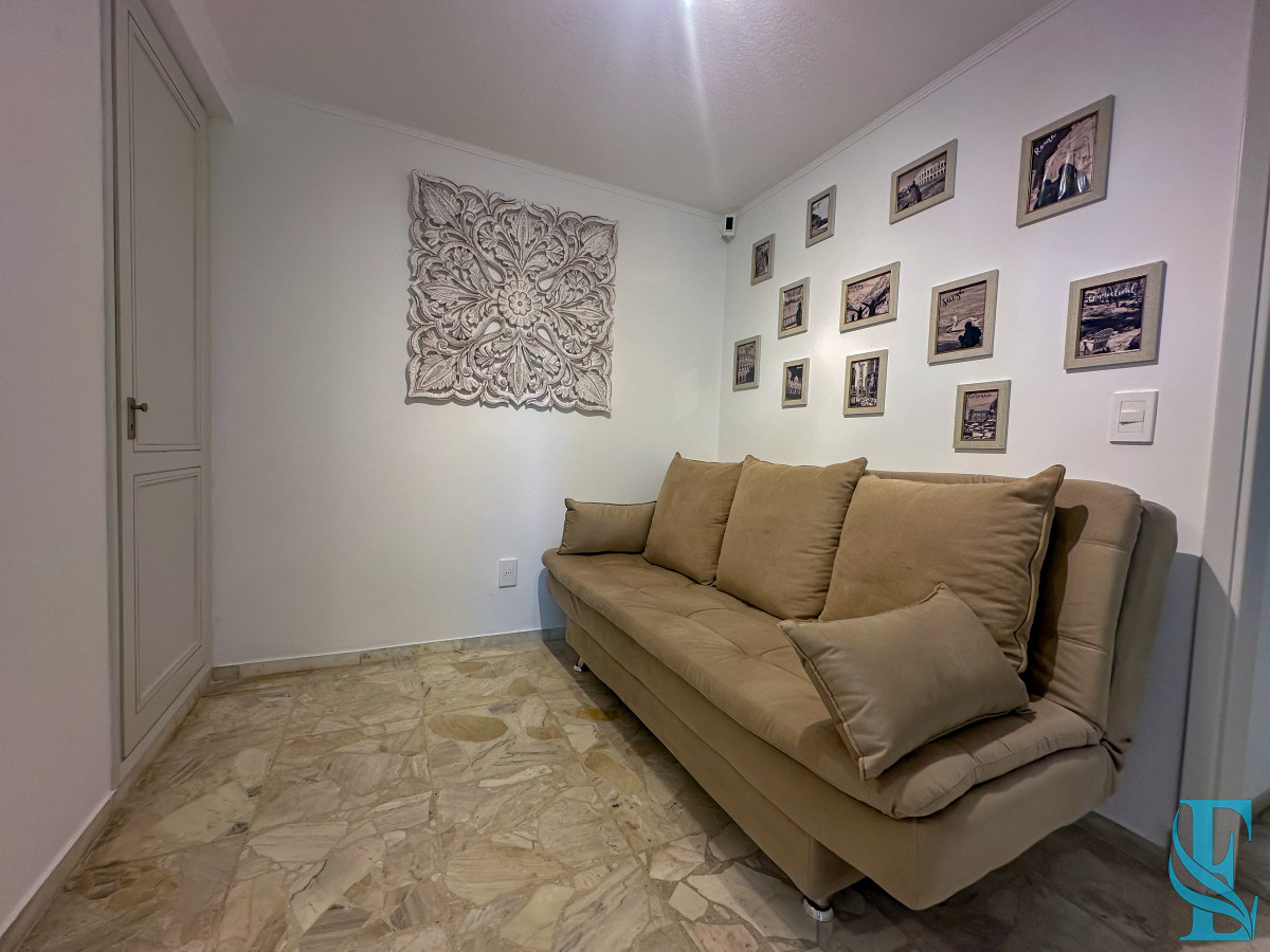 Apartamento ID.701 - Hermoso apartamento en Playa Mansa con vista al mar en torre con servicios.