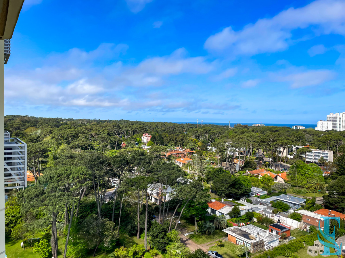 Hermoso apartamento en piso alto en la zona de Punta Shopping, cerca de todo!