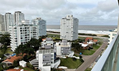 Wind Tower, Edificio con amplios servicios.