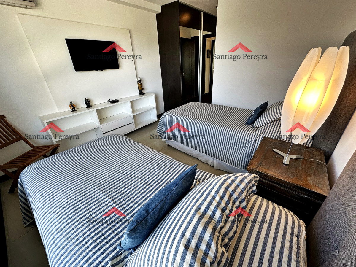 Apartamento ID.16858 - Gala Tower. Pda 4, exclusivo departamento a solo pasos del Mar en Playa Mansa.