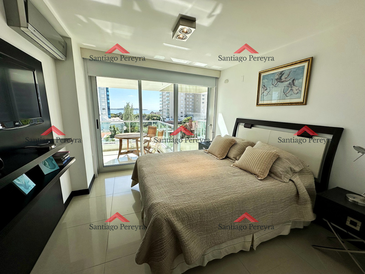 Apartamento ID.16858 - Gala Tower. Pda 4, exclusivo departamento a solo pasos del Mar en Playa Mansa.