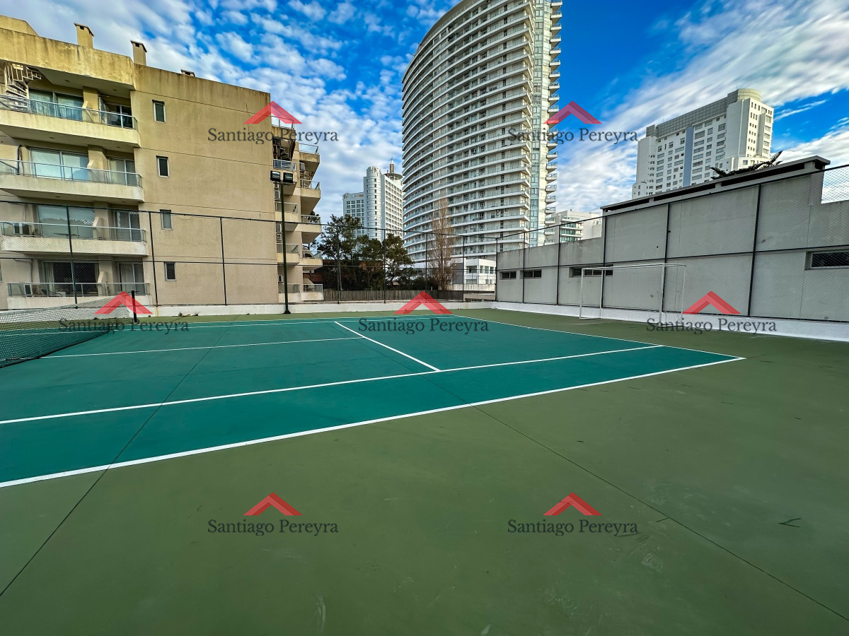 Apartamento ID.16858 - Gala Tower. Pda 4, exclusivo departamento a solo pasos del Mar en Playa Mansa.