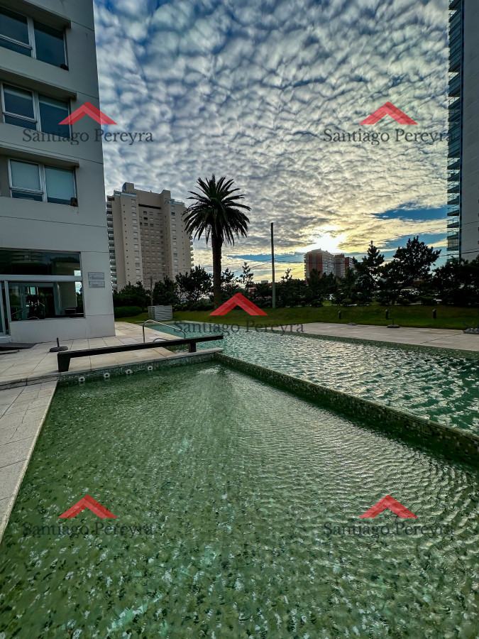 Apartamento ID.16858 - Gala Tower. Pda 4, exclusivo departamento a solo pasos del Mar en Playa Mansa.