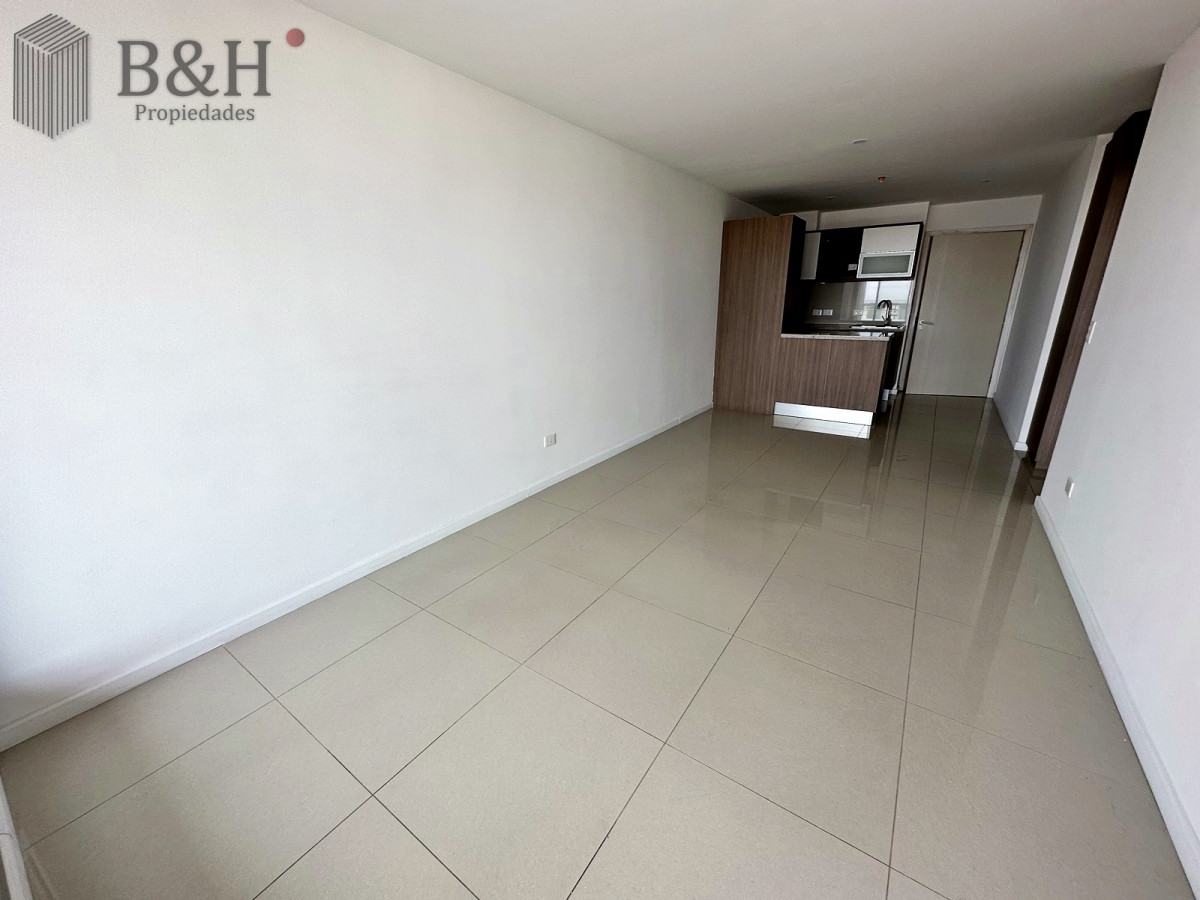 Apartamento ID.7413 - Piso alto, edificio moderno y con servicios, alquiler anual disponible! 