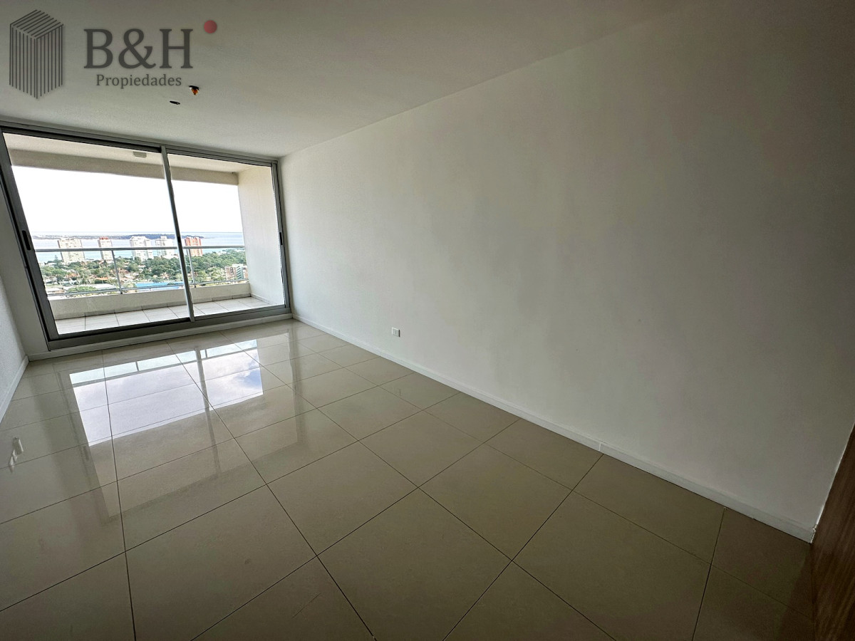 Apartamento ID.7413 - Piso alto, edificio moderno y con servicios, alquiler anual disponible! 